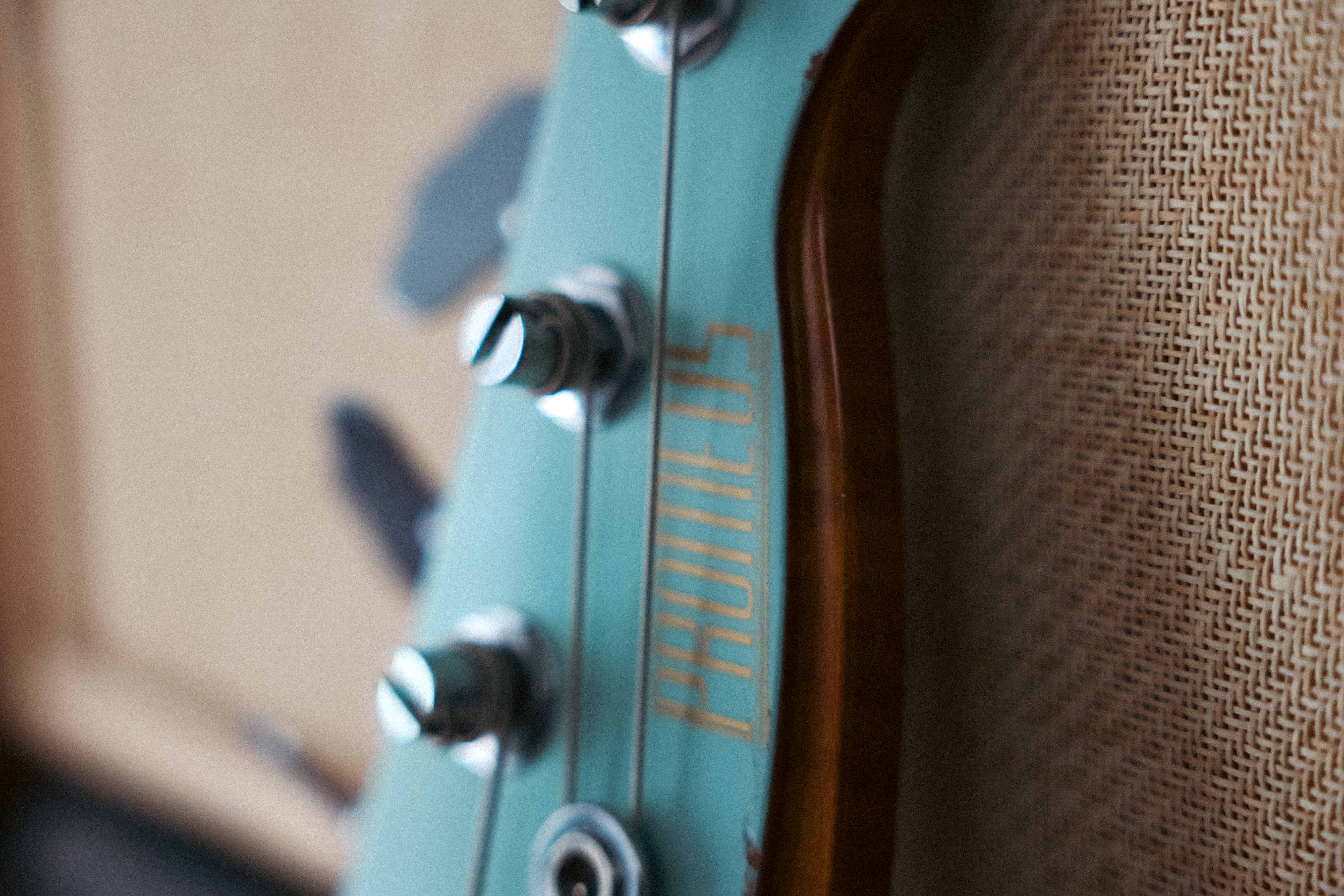 Valmont Promeüs Guitars